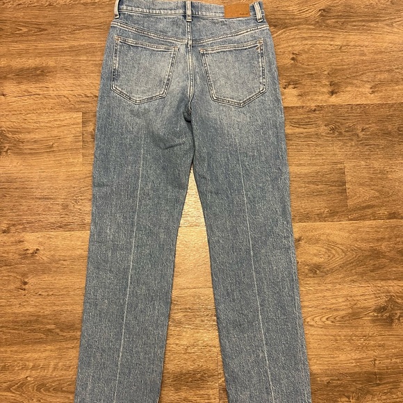 NWT Madewell The 90s Straight Jean in Rondell Wash: Crease Edition - Size 28 - Picture 8 of 9